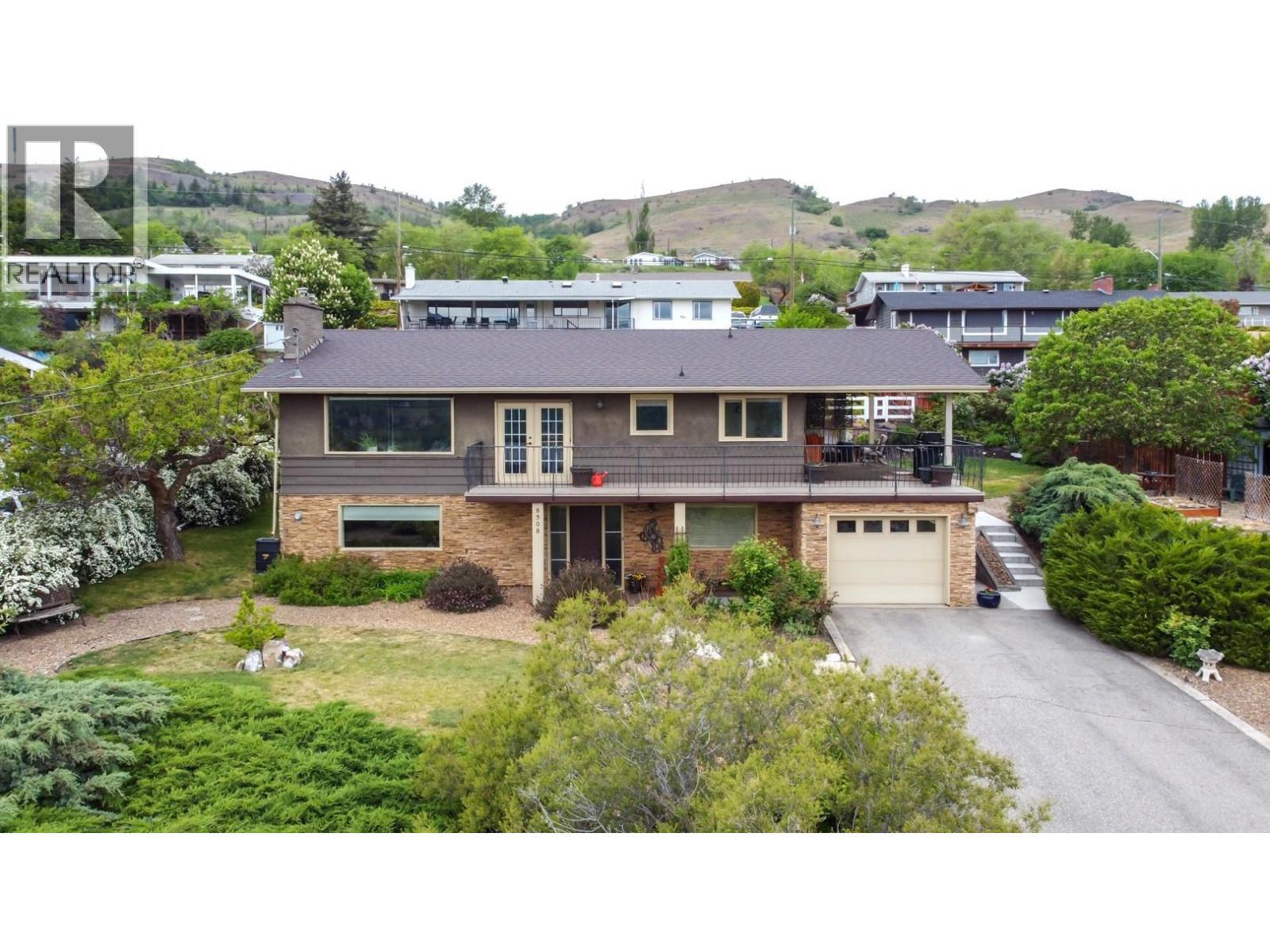 8308 Kalview Drive, Coldstream, BC - Outdoor With Facade