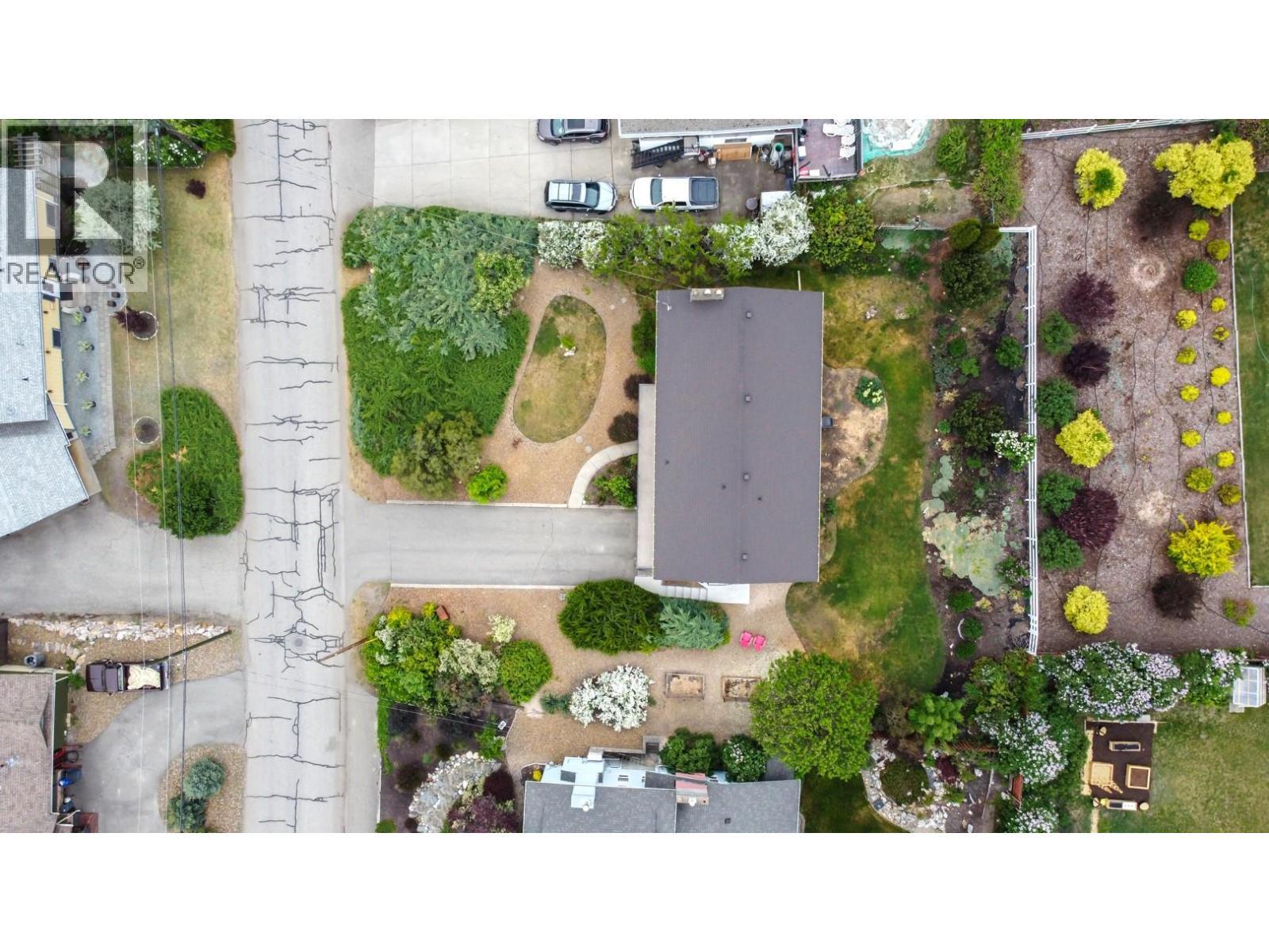 8308 Kalview Drive, Coldstream, BC - Outdoor