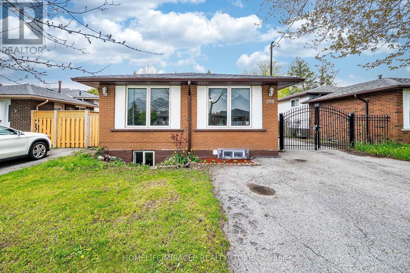 794 Stone Church Road E, Hamilton, ON - Outdoor