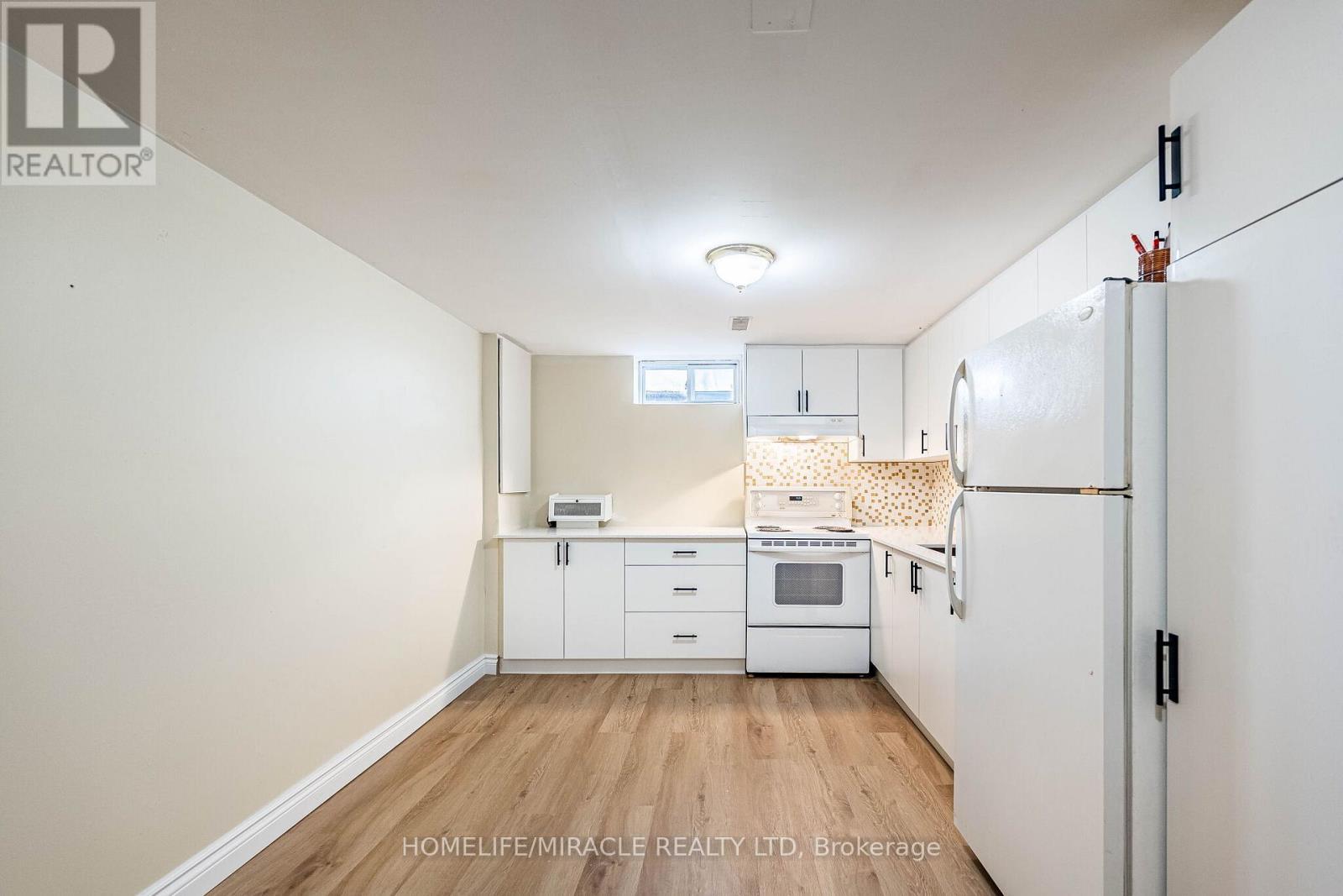 794 Stone Church Road E, Hamilton, ON - Indoor Photo Showing Kitchen