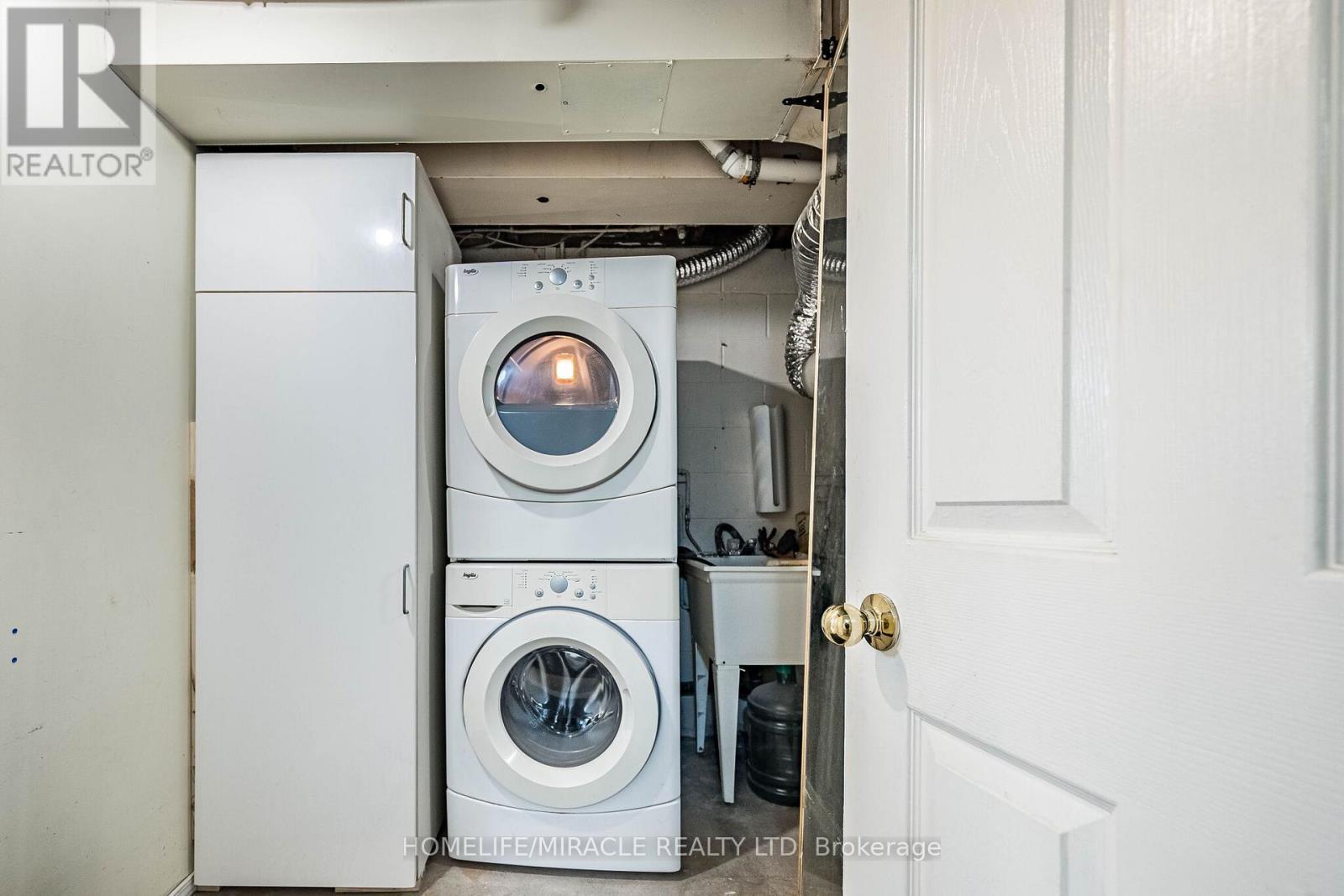 794 Stone Church Road E, Hamilton, ON - Indoor Photo Showing Laundry Room