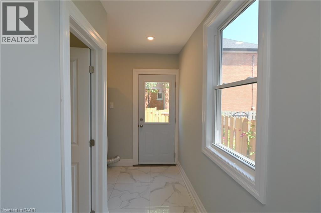 175 Forest Avenue, Hamilton, ON - Indoor Photo Showing Other Room