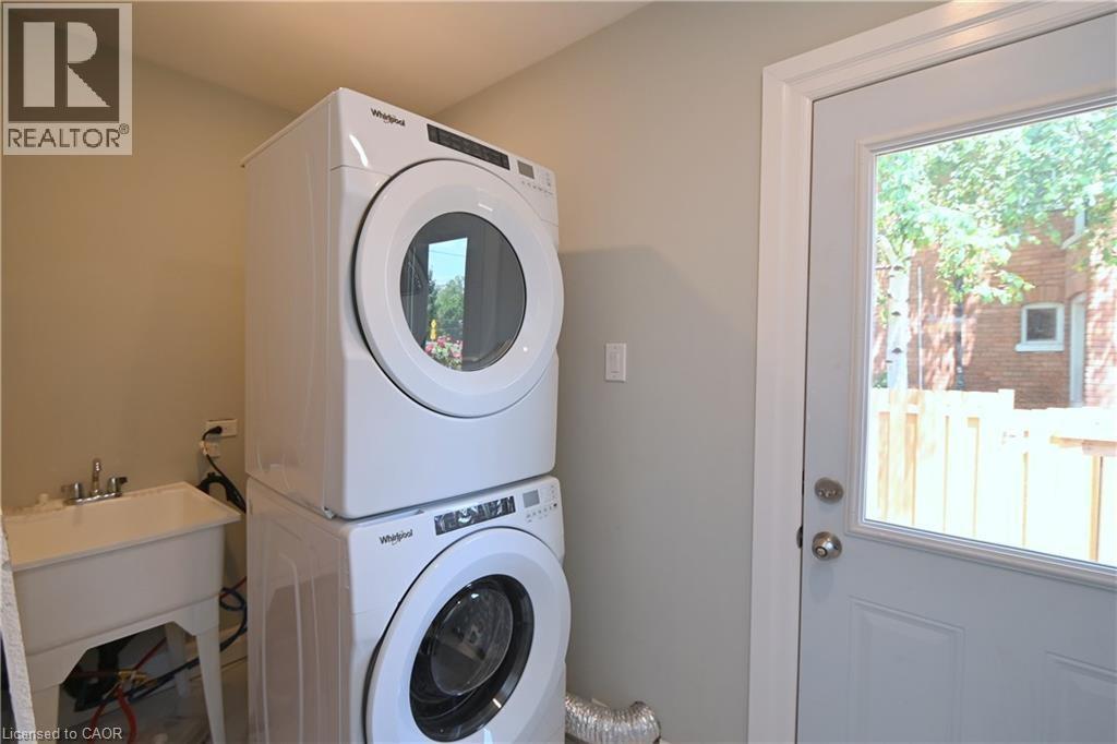 175 Forest Avenue, Hamilton, ON - Indoor Photo Showing Laundry Room