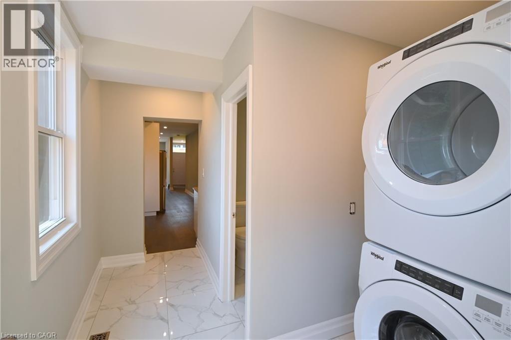 175 Forest Avenue, Hamilton, ON - Indoor Photo Showing Laundry Room