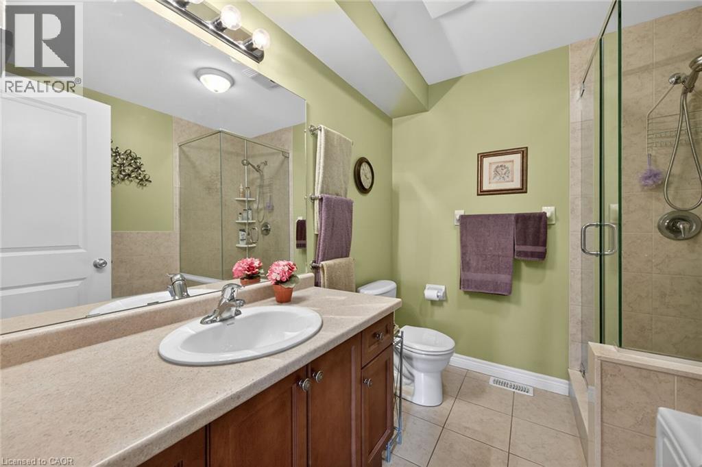 53 Hallmark Trail, Hamilton, ON - Indoor Photo Showing Bathroom
