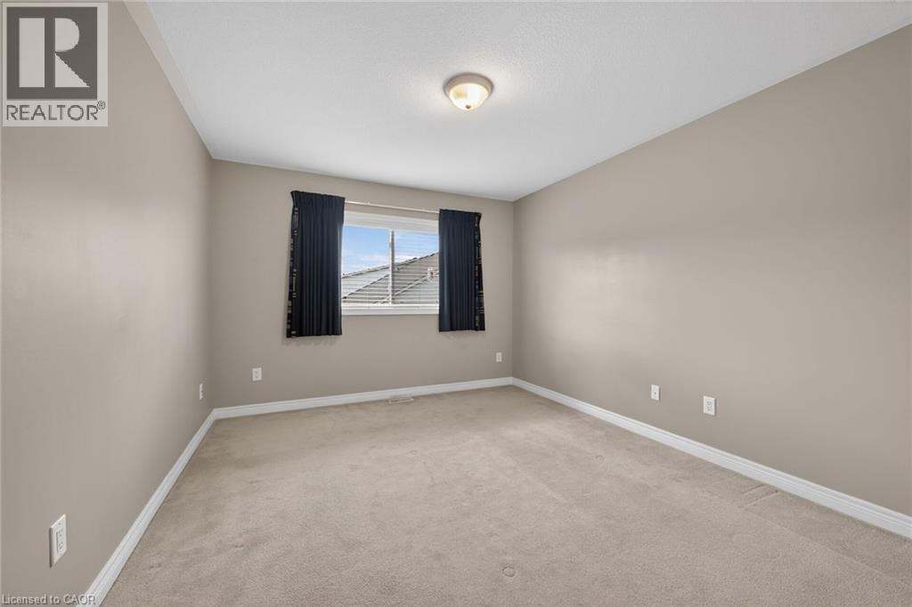 53 Hallmark Trail, Hamilton, ON - Indoor Photo Showing Other Room