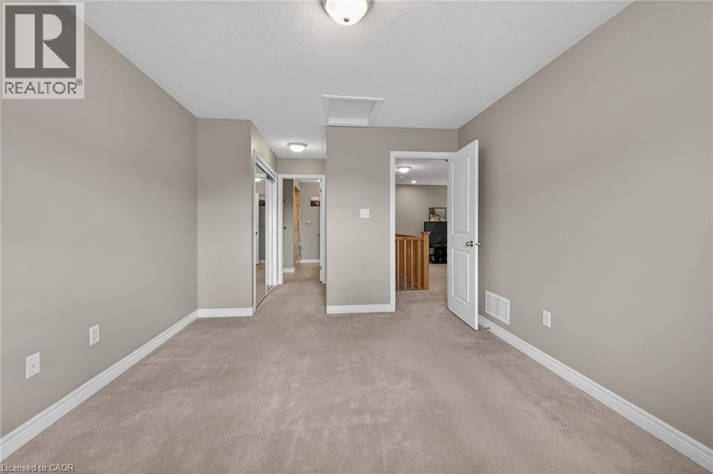 53 Hallmark Trail, Hamilton, ON - Indoor Photo Showing Other Room