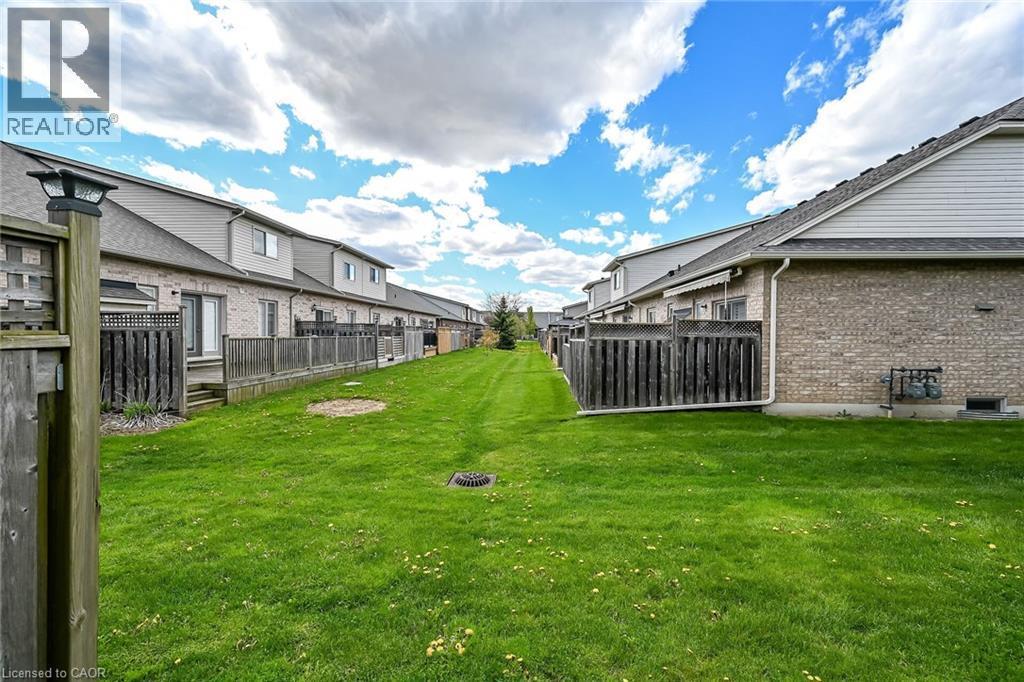 53 Hallmark Trail, Hamilton, ON - Outdoor