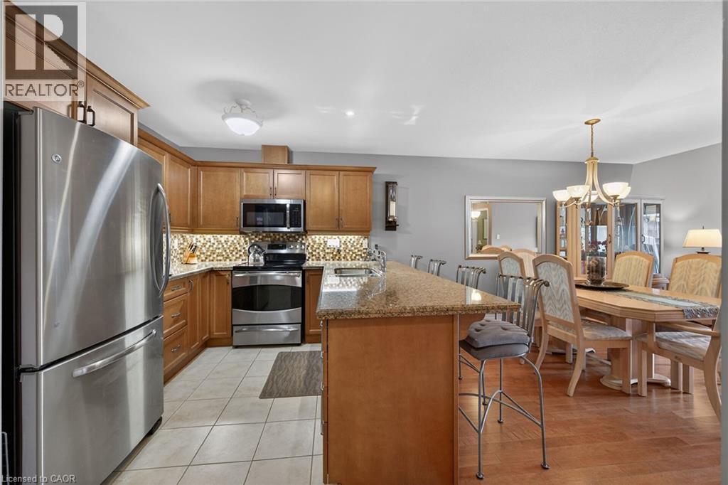53 Hallmark Trail, Hamilton, ON - Indoor Photo Showing Kitchen With Stainless Steel Kitchen