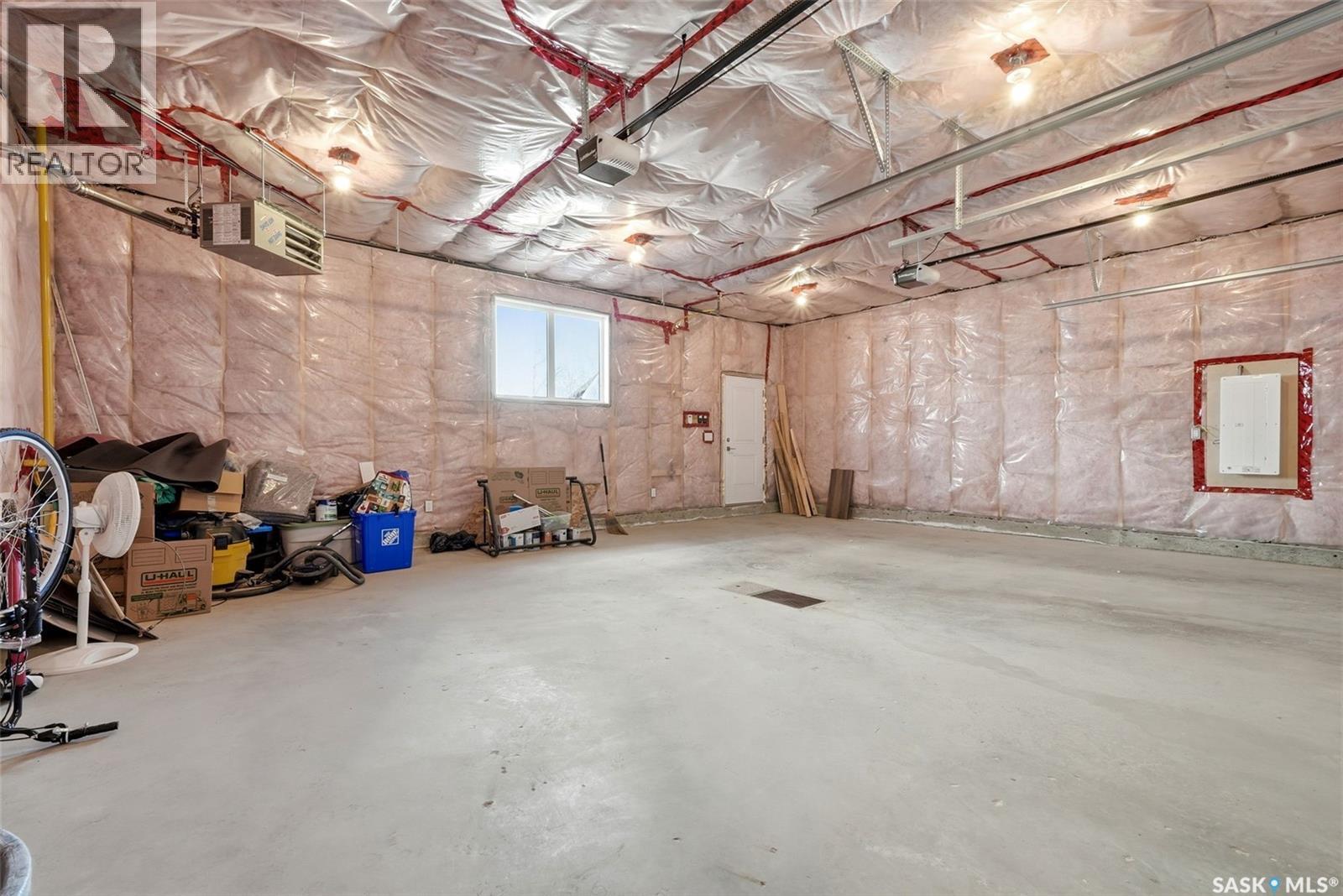 2100 Queen Street, Regina, SK - Indoor Photo Showing Other Room