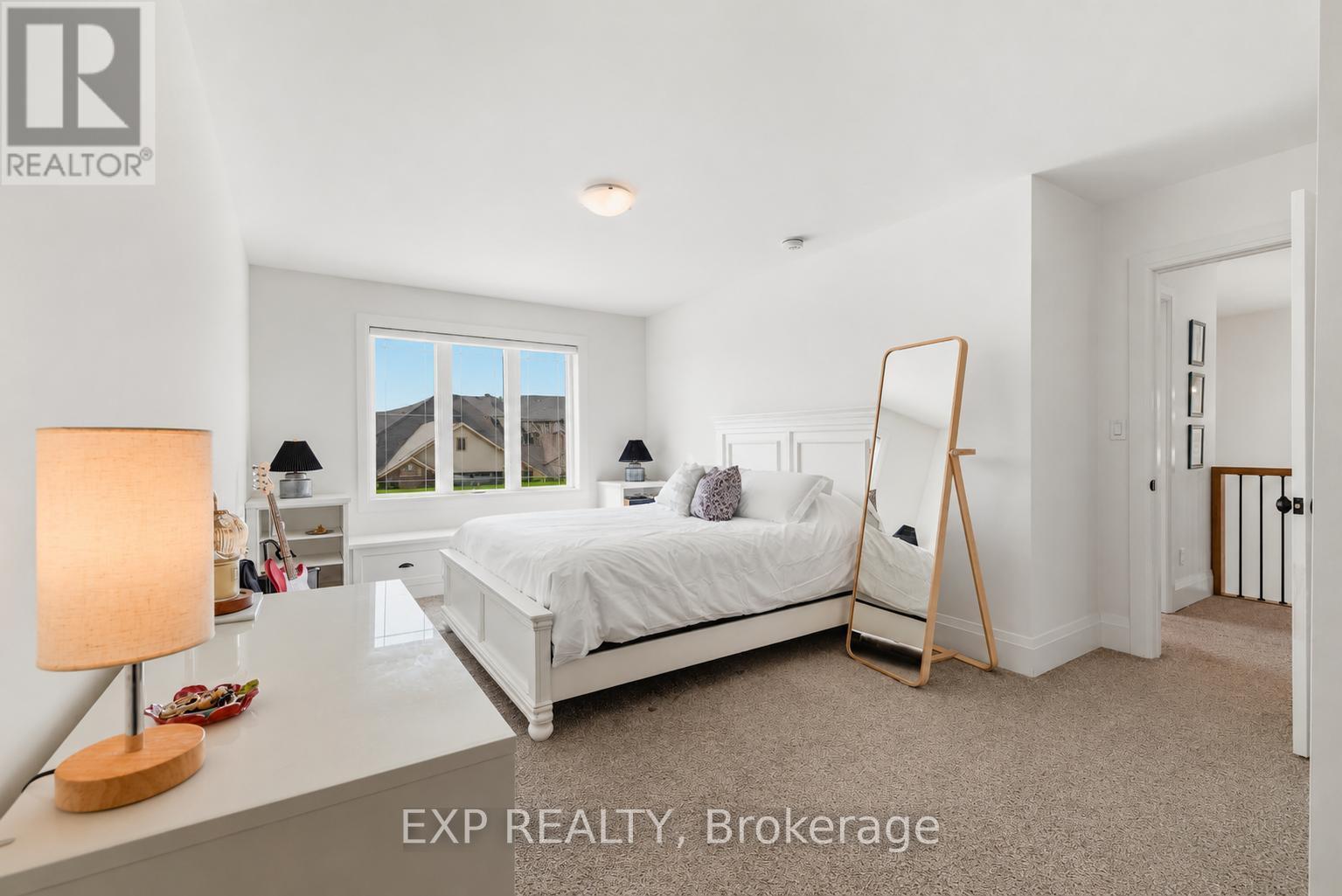 157 Ridgeview Drive, Mapleton, ON - Indoor Photo Showing Bedroom