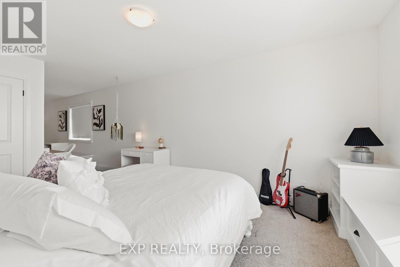 157 Ridgeview Drive, Mapleton, ON - Indoor Photo Showing Bedroom