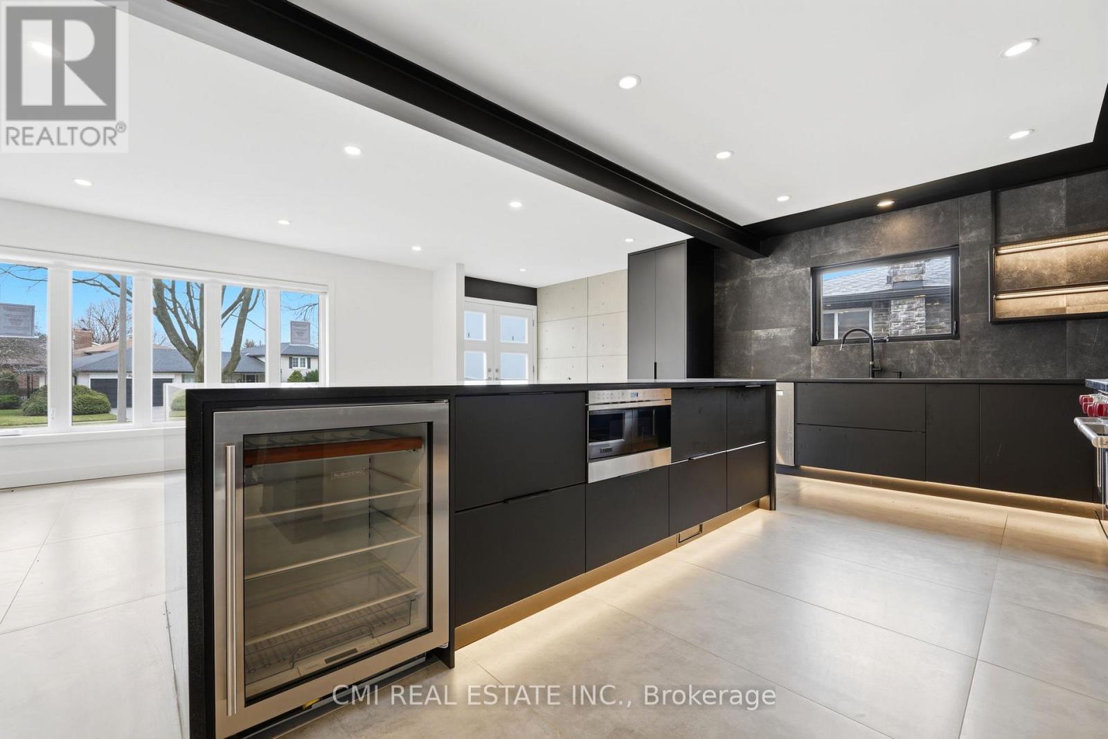 23 Logstone Crescent, Toronto, ON - Indoor Photo Showing Kitchen