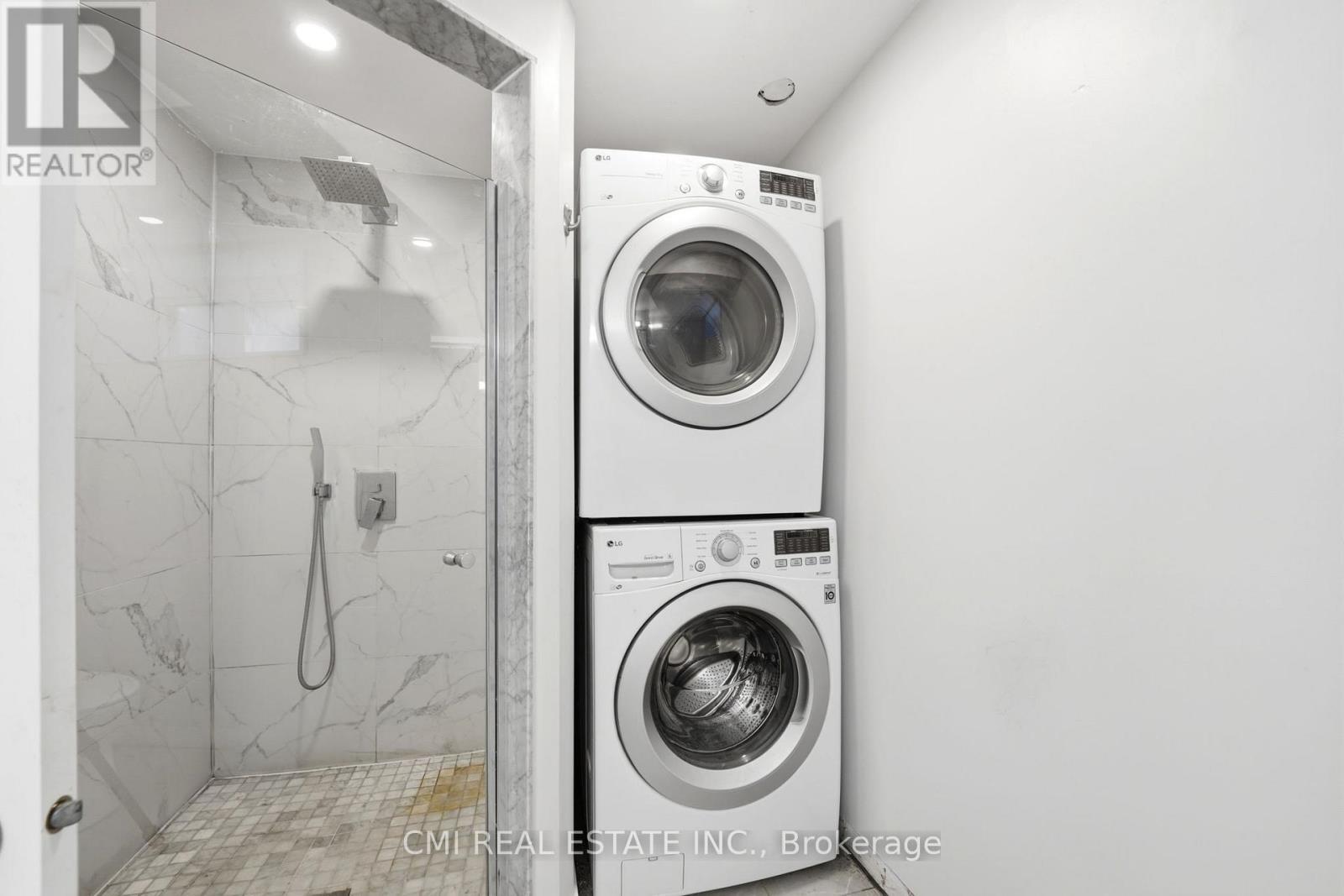 23 Logstone Crescent, Toronto, ON - Indoor Photo Showing Laundry Room