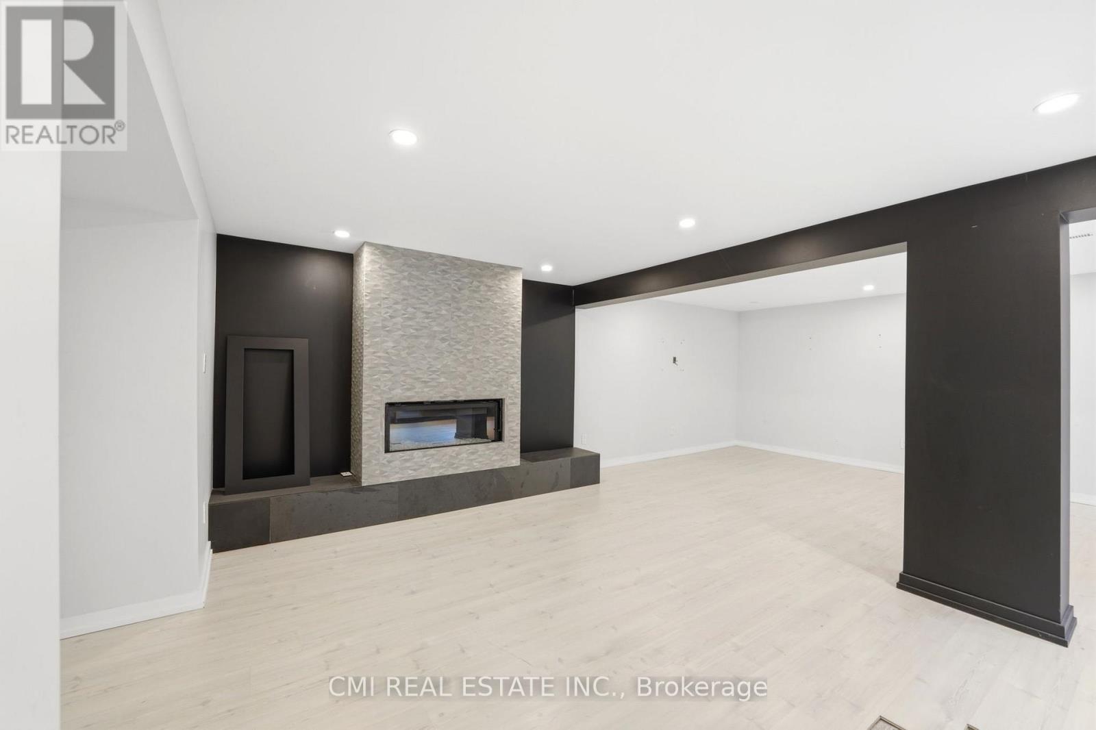 23 Logstone Crescent, Toronto, ON - Indoor Photo Showing Other Room
