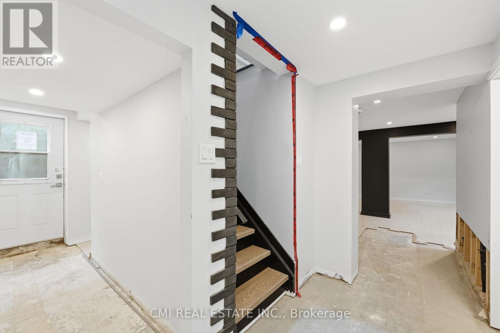 23 Logstone Crescent, Toronto, ON - Indoor Photo Showing Other Room