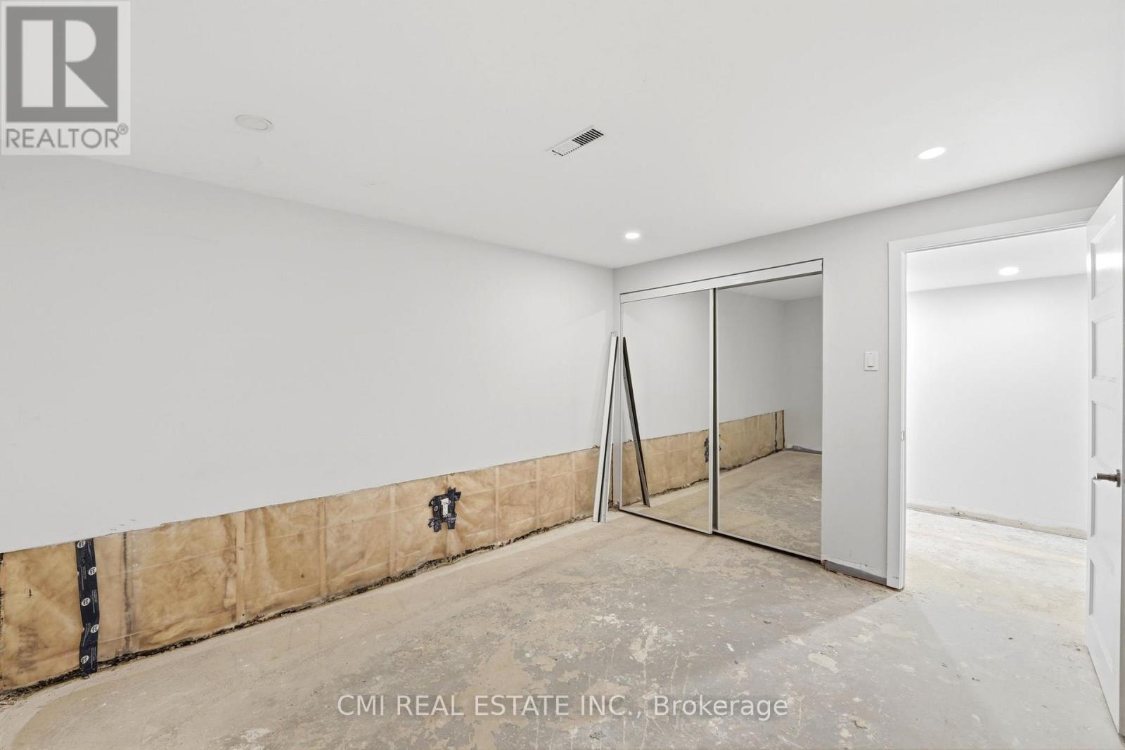 23 Logstone Crescent, Toronto, ON - Indoor Photo Showing Other Room
