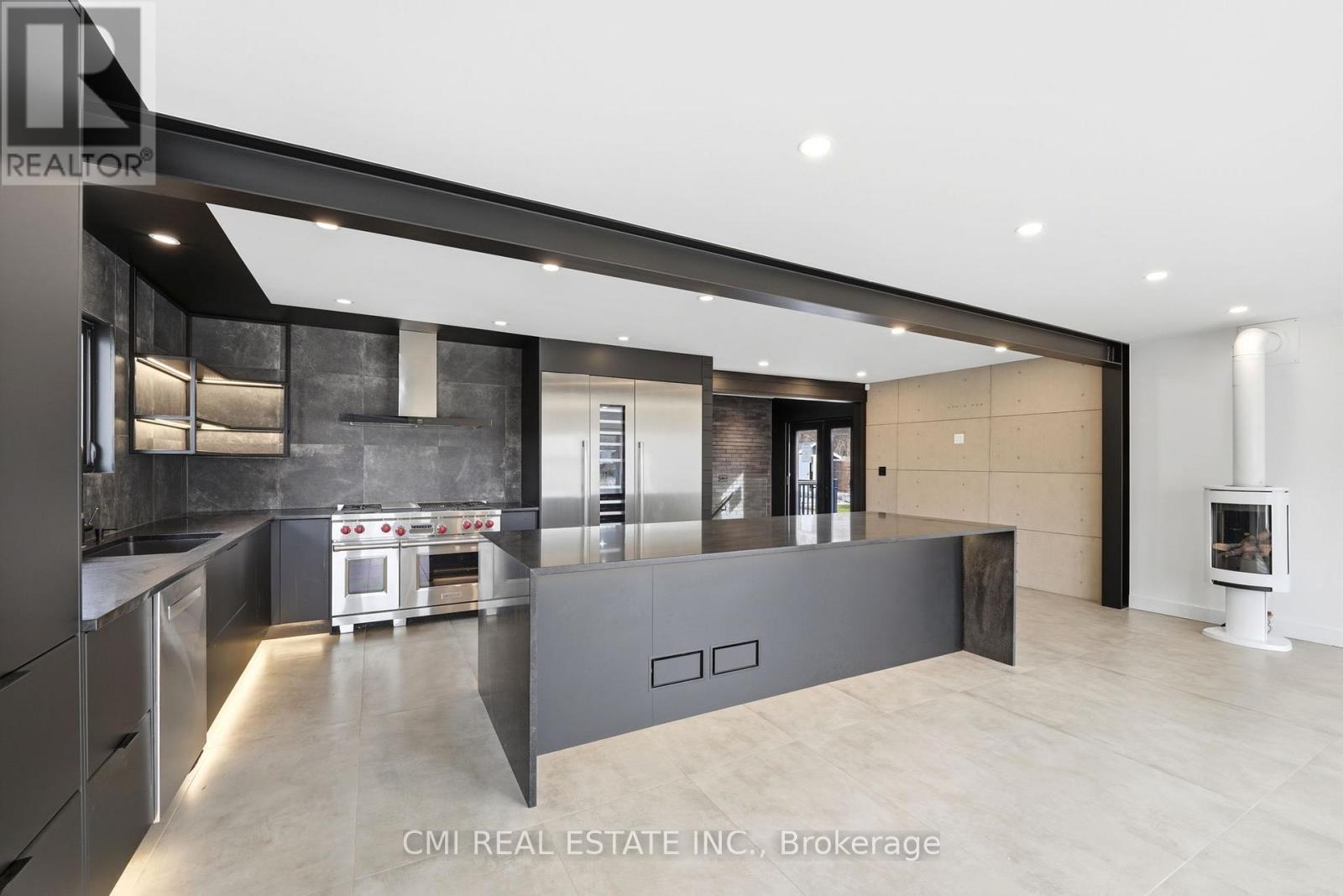 23 Logstone Crescent, Toronto, ON - Indoor Photo Showing Kitchen With Upgraded Kitchen