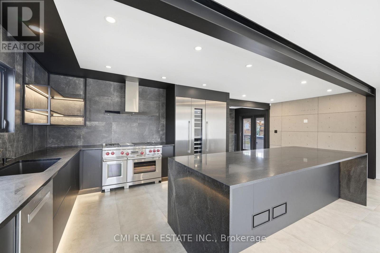 23 Logstone Crescent, Toronto, ON - Indoor Photo Showing Kitchen With Upgraded Kitchen