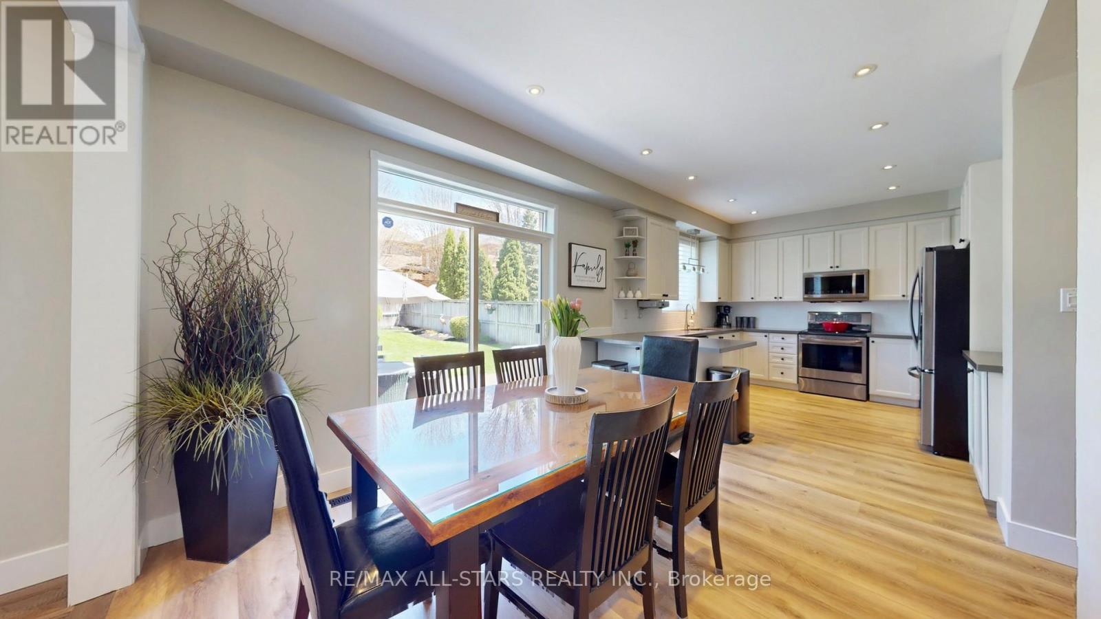 9 Confederation Drive, Uxbridge, ON - Indoor Photo Showing Dining Room