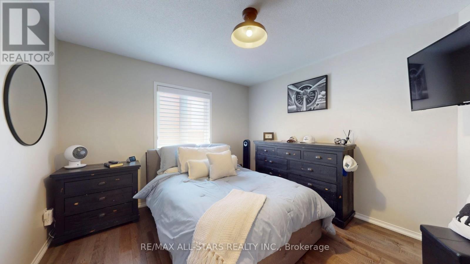 9 Confederation Drive, Uxbridge, ON - Indoor Photo Showing Bedroom