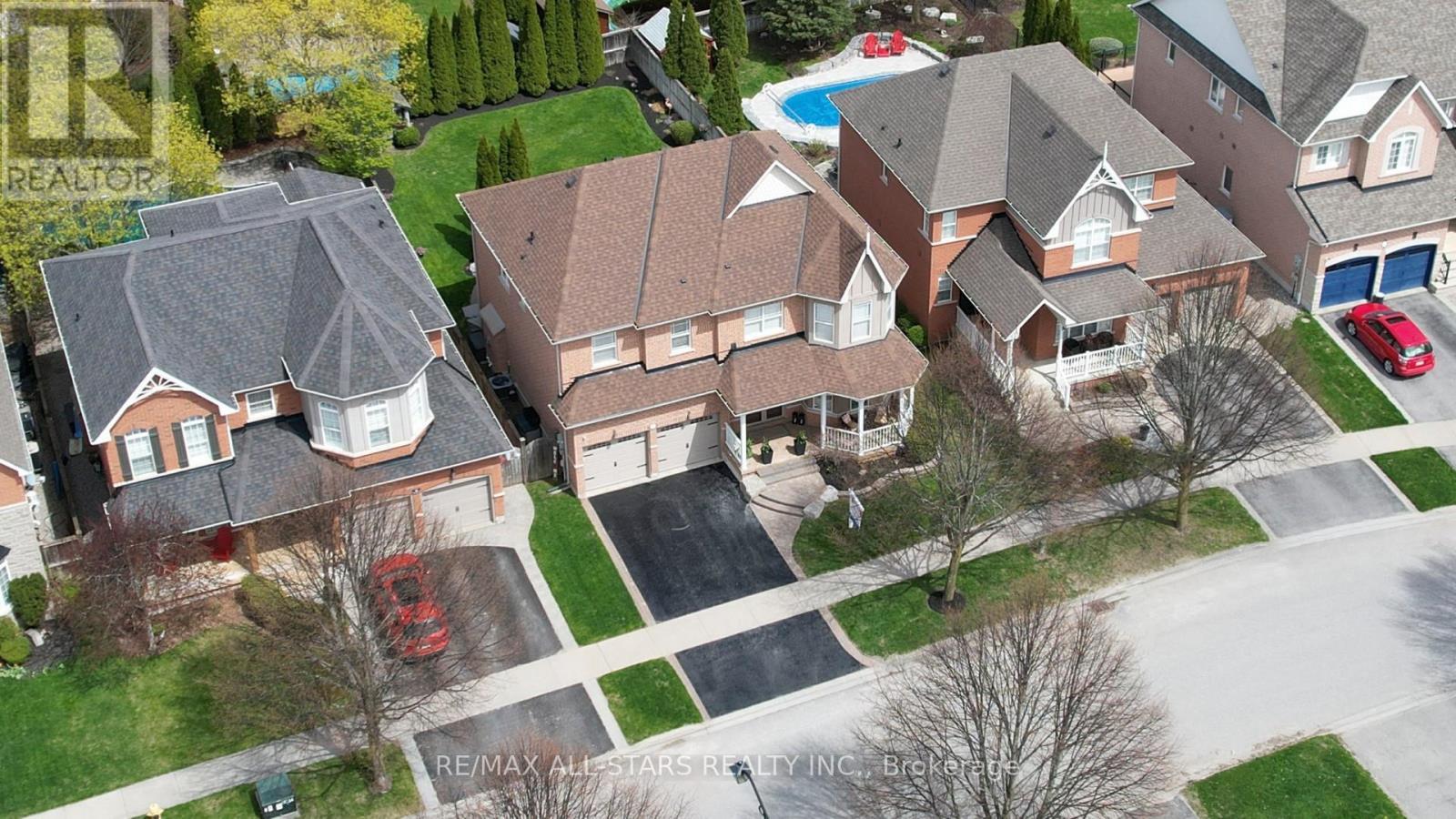 9 Confederation Drive, Uxbridge, ON - Outdoor