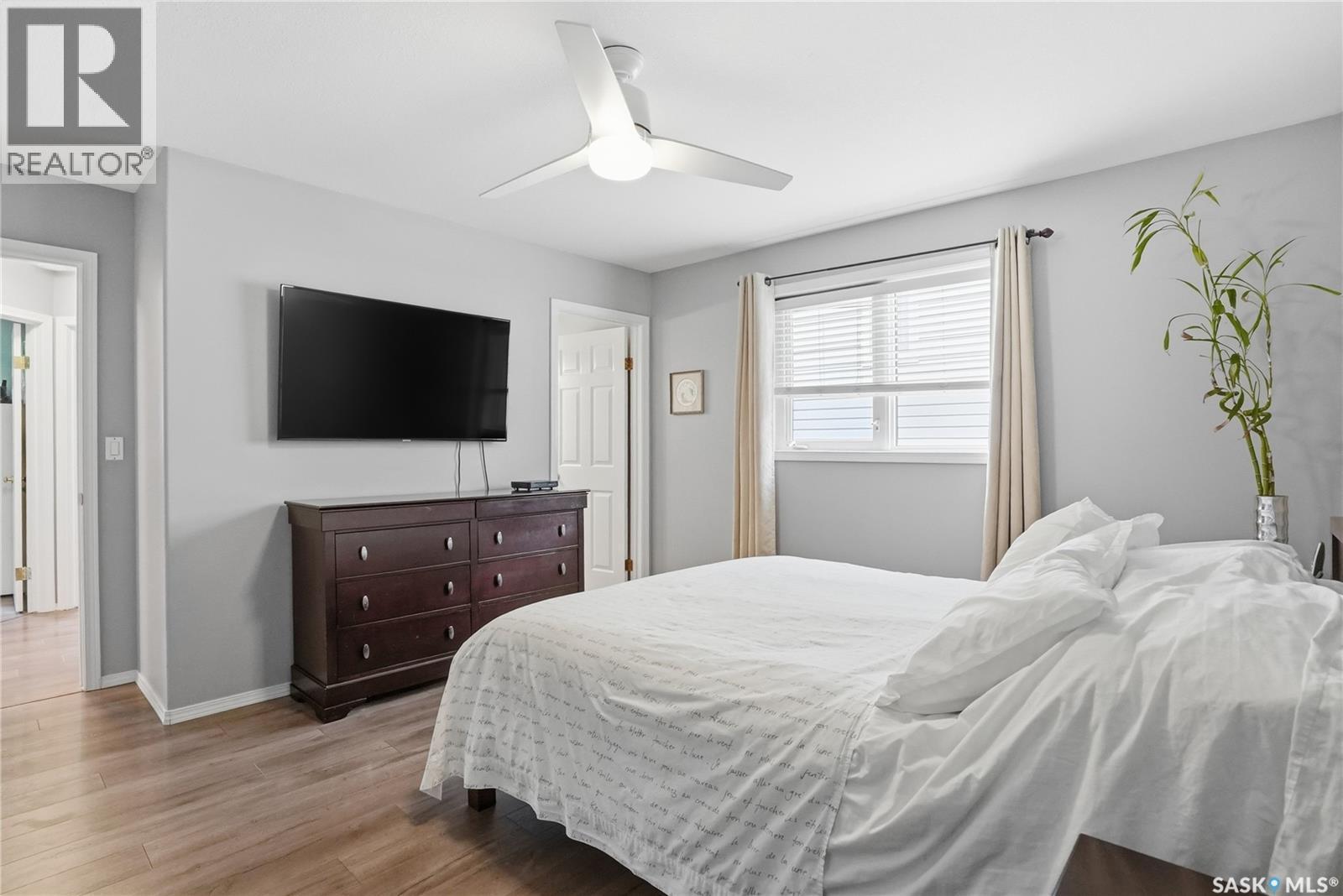 523 Pobran Crescent, Saskatoon, SK - Indoor Photo Showing Bedroom