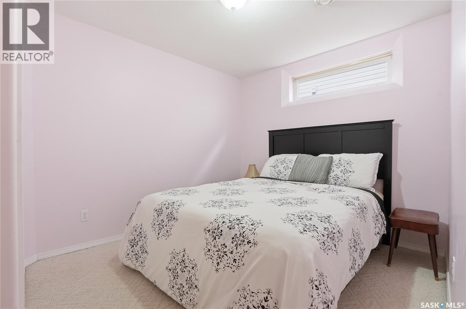 523 Pobran Crescent, Saskatoon, SK - Indoor Photo Showing Bedroom