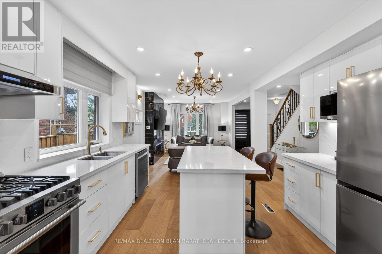 1 Wanless Crescent, Toronto, ON - Indoor Photo Showing Kitchen With Double Sink With Upgraded Kitchen