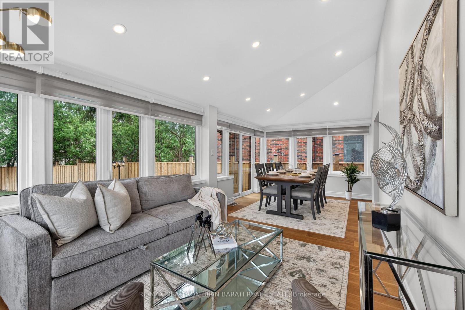 1 Wanless Crescent, Toronto, ON - Indoor Photo Showing Living Room