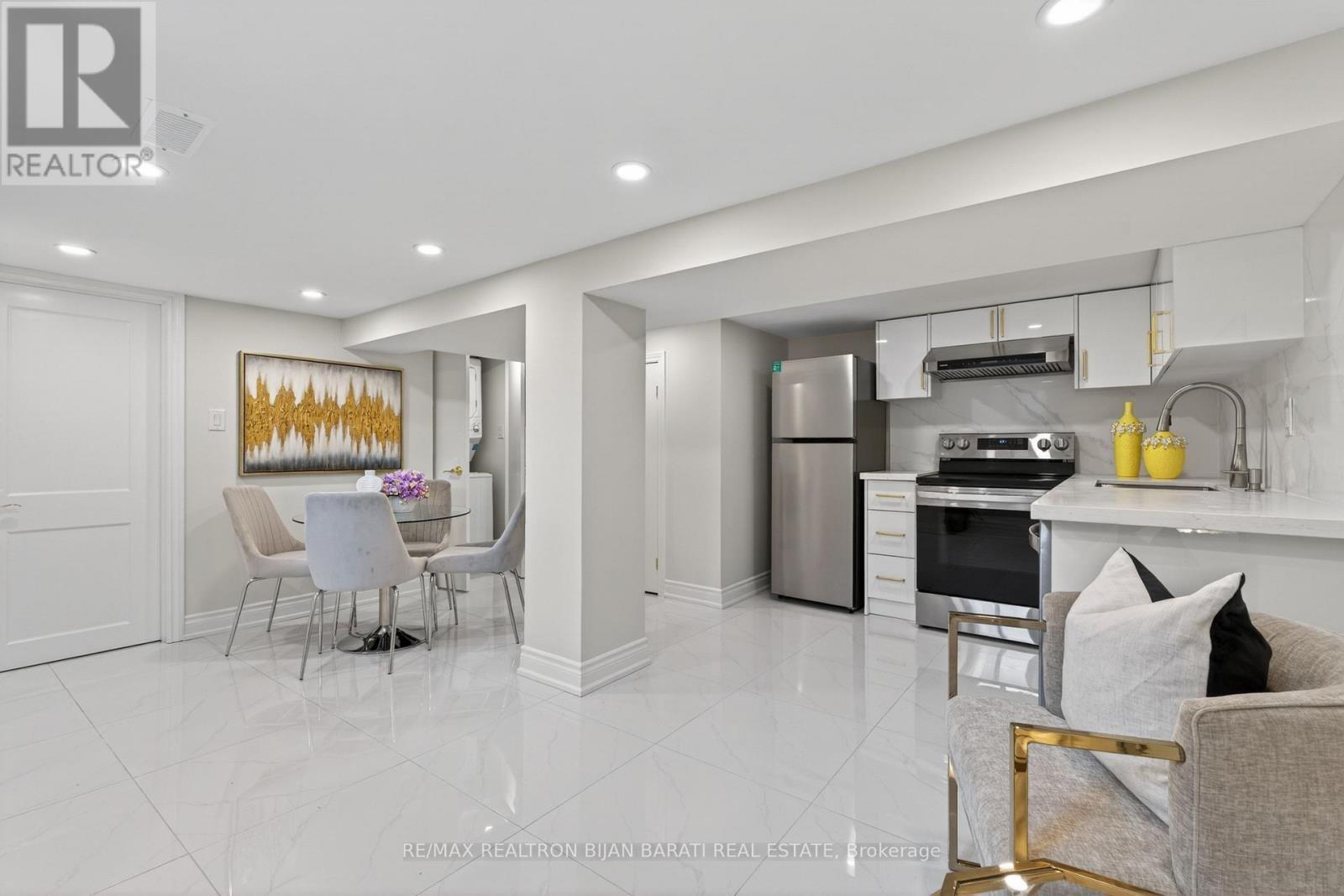 1 Wanless Crescent, Toronto, ON - Indoor