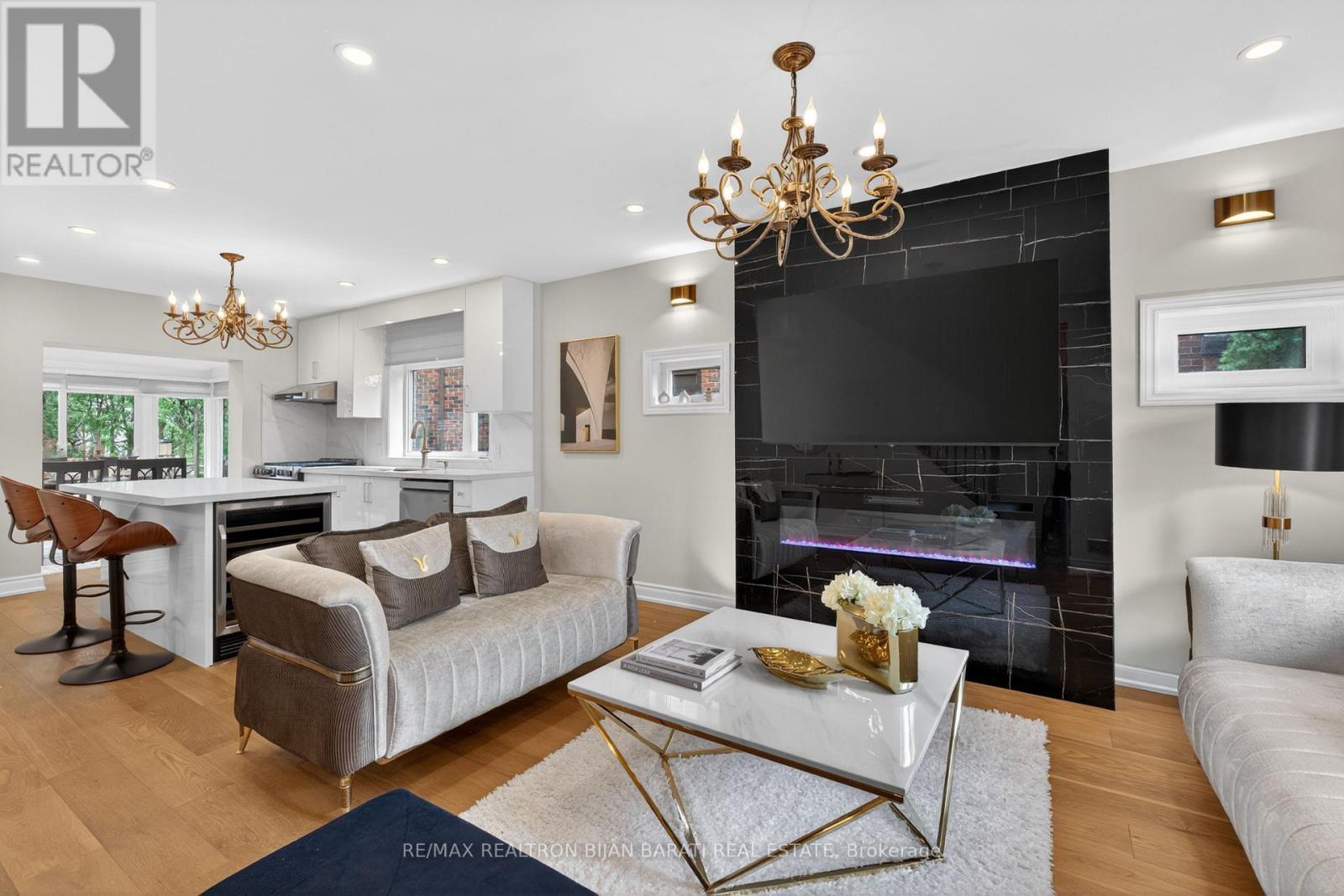 1 Wanless Crescent, Toronto, ON - Indoor Photo Showing Living Room