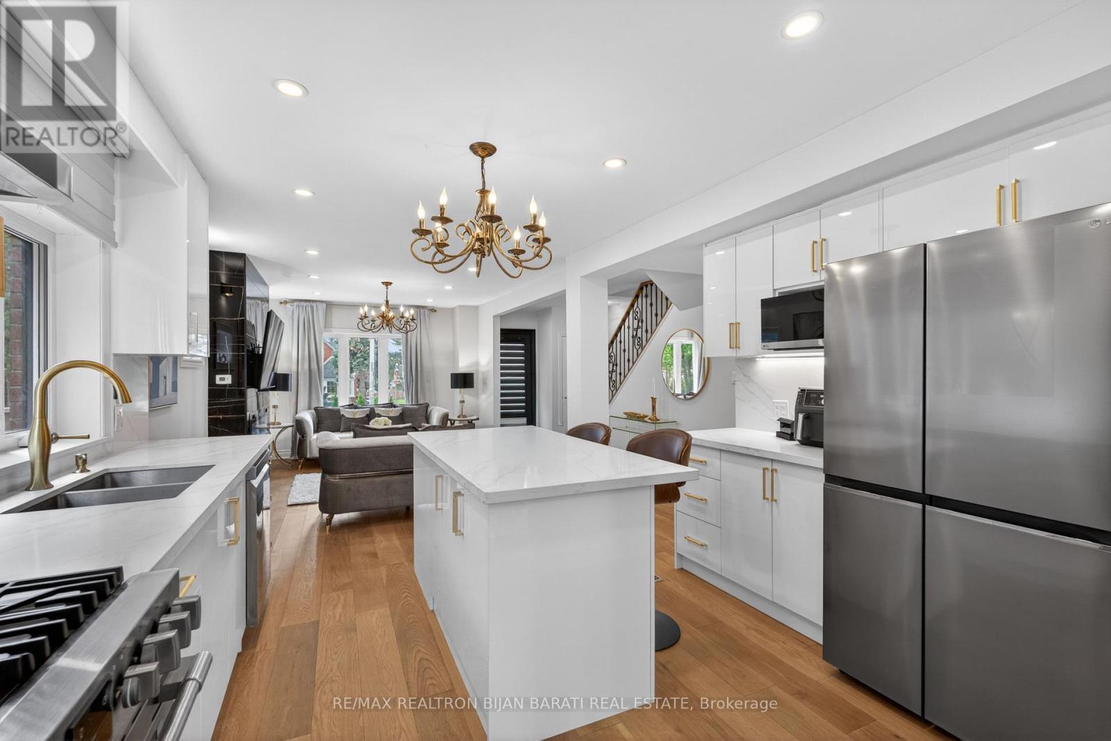 1 Wanless Crescent, Toronto, ON - Indoor Photo Showing Kitchen With Double Sink With Upgraded Kitchen