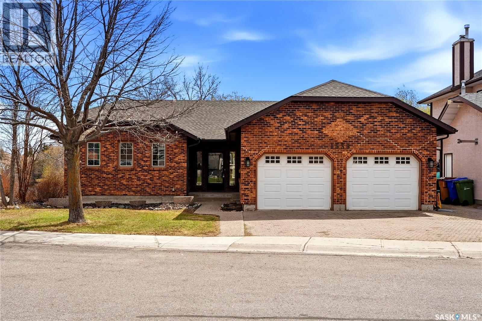 1535 Lee Grayson Crescent N, Regina, SK - Outdoor