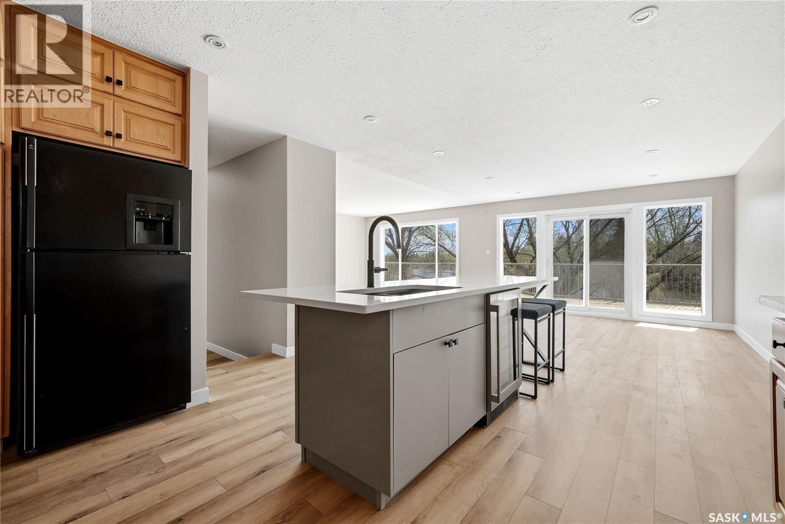 1535 Lee Grayson Crescent N, Regina, SK - Indoor Photo Showing Kitchen