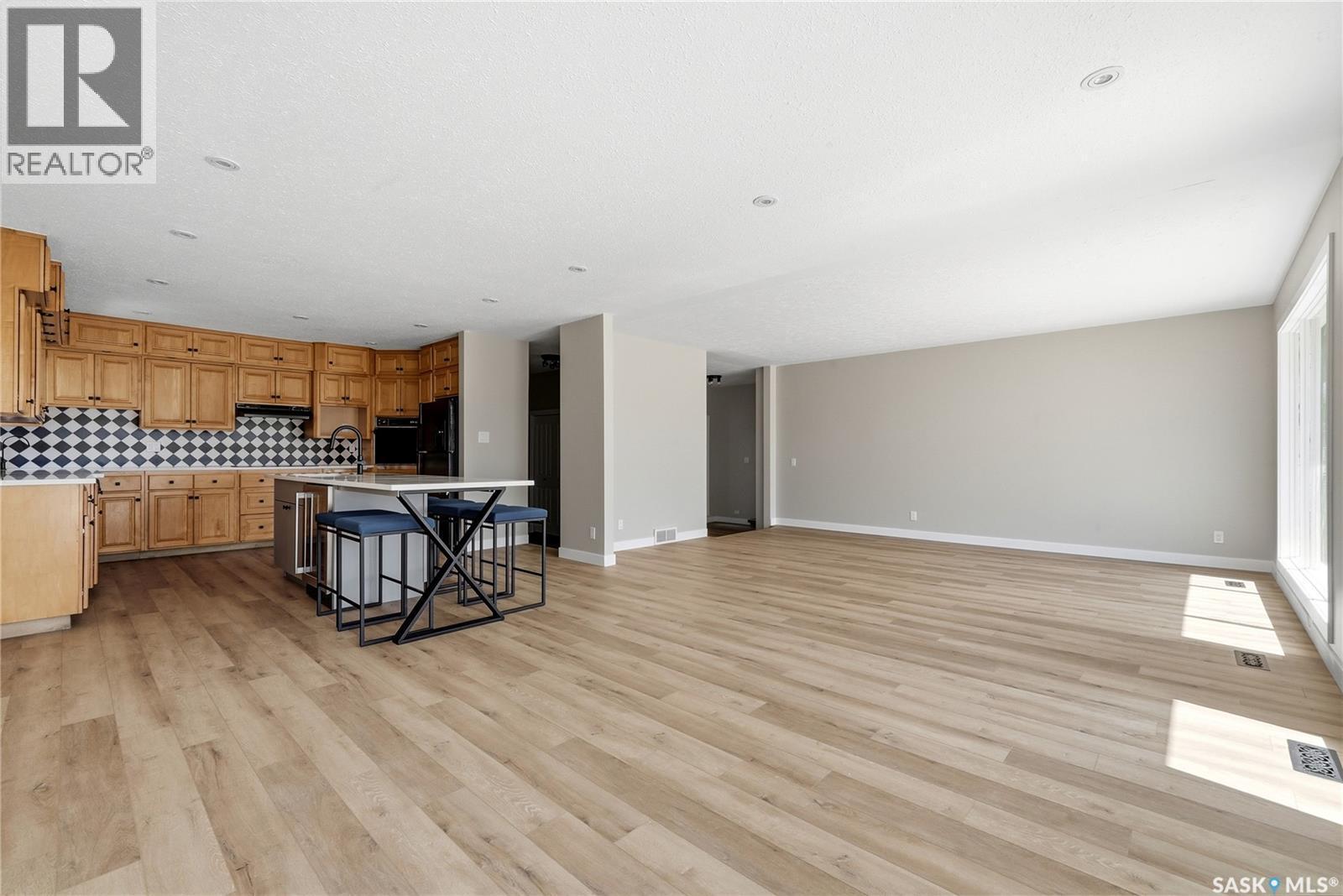 1535 Lee Grayson Crescent N, Regina, SK - Indoor Photo Showing Kitchen