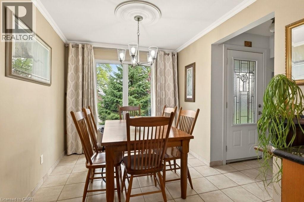 161 Manning Avenue, Hamilton, ON - Indoor Photo Showing Dining Room