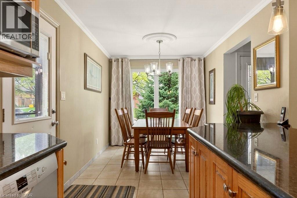 161 Manning Avenue, Hamilton, ON - Indoor Photo Showing Dining Room