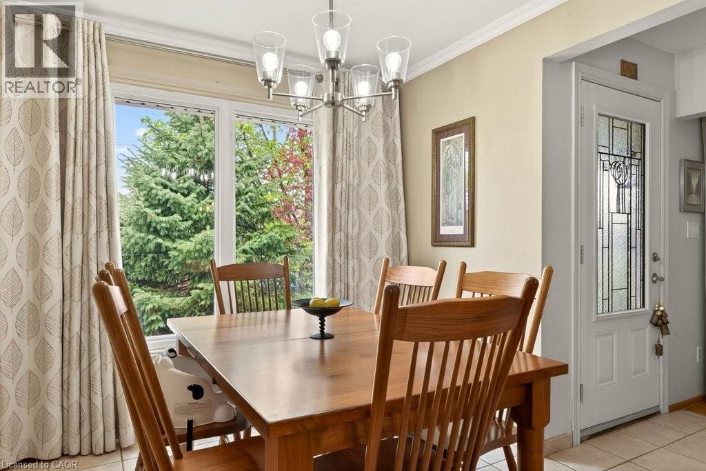 161 Manning Avenue, Hamilton, ON - Indoor Photo Showing Dining Room