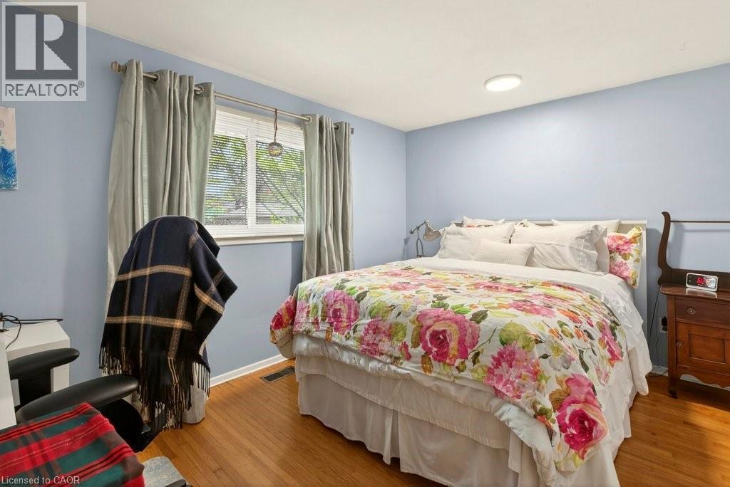 161 Manning Avenue, Hamilton, ON - Indoor Photo Showing Bedroom