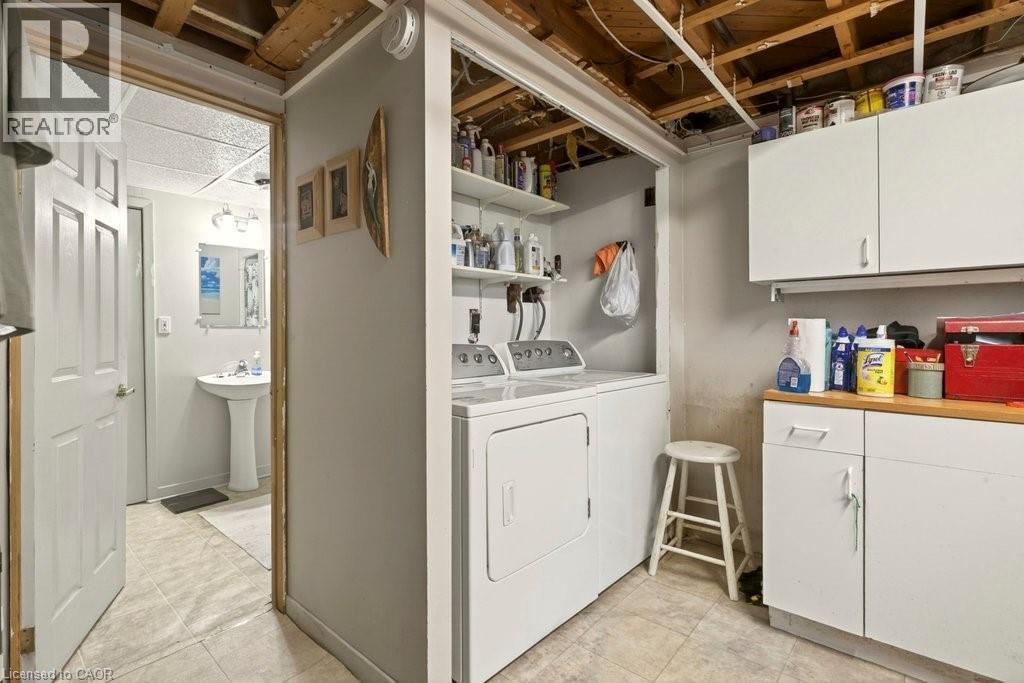 161 Manning Avenue, Hamilton, ON - Indoor Photo Showing Laundry Room