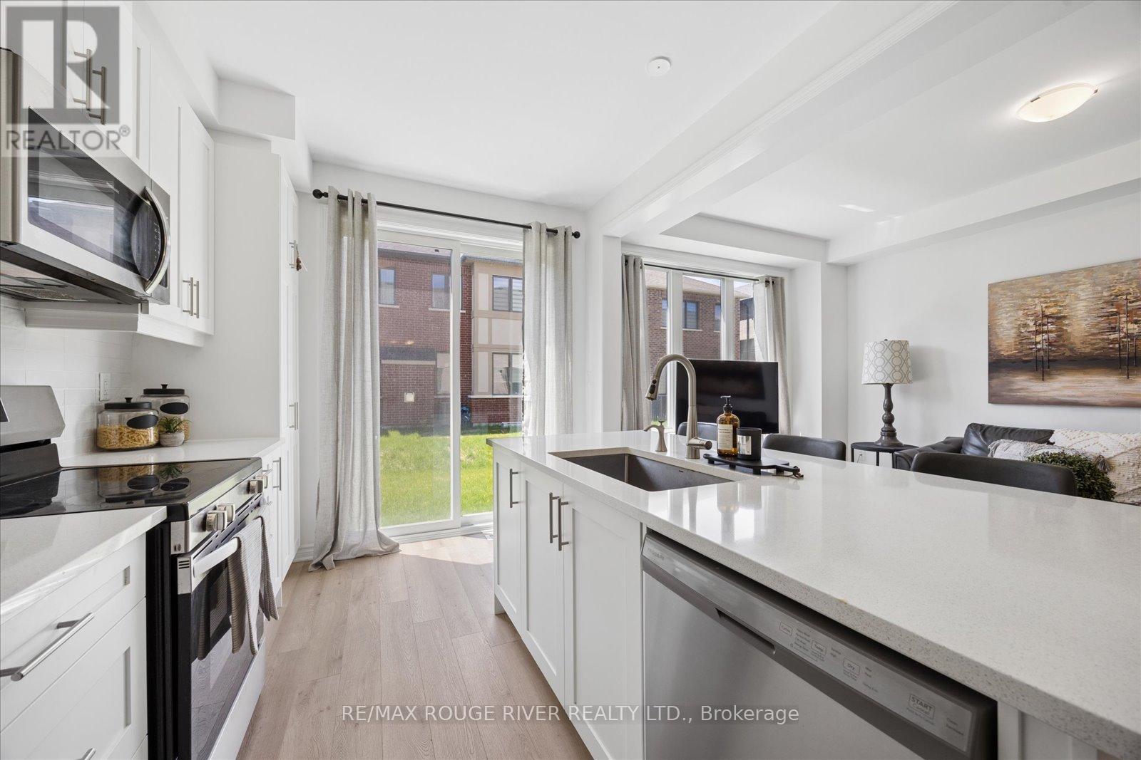 3058 Sideline 16, Pickering, ON - Indoor Photo Showing Kitchen With Upgraded Kitchen