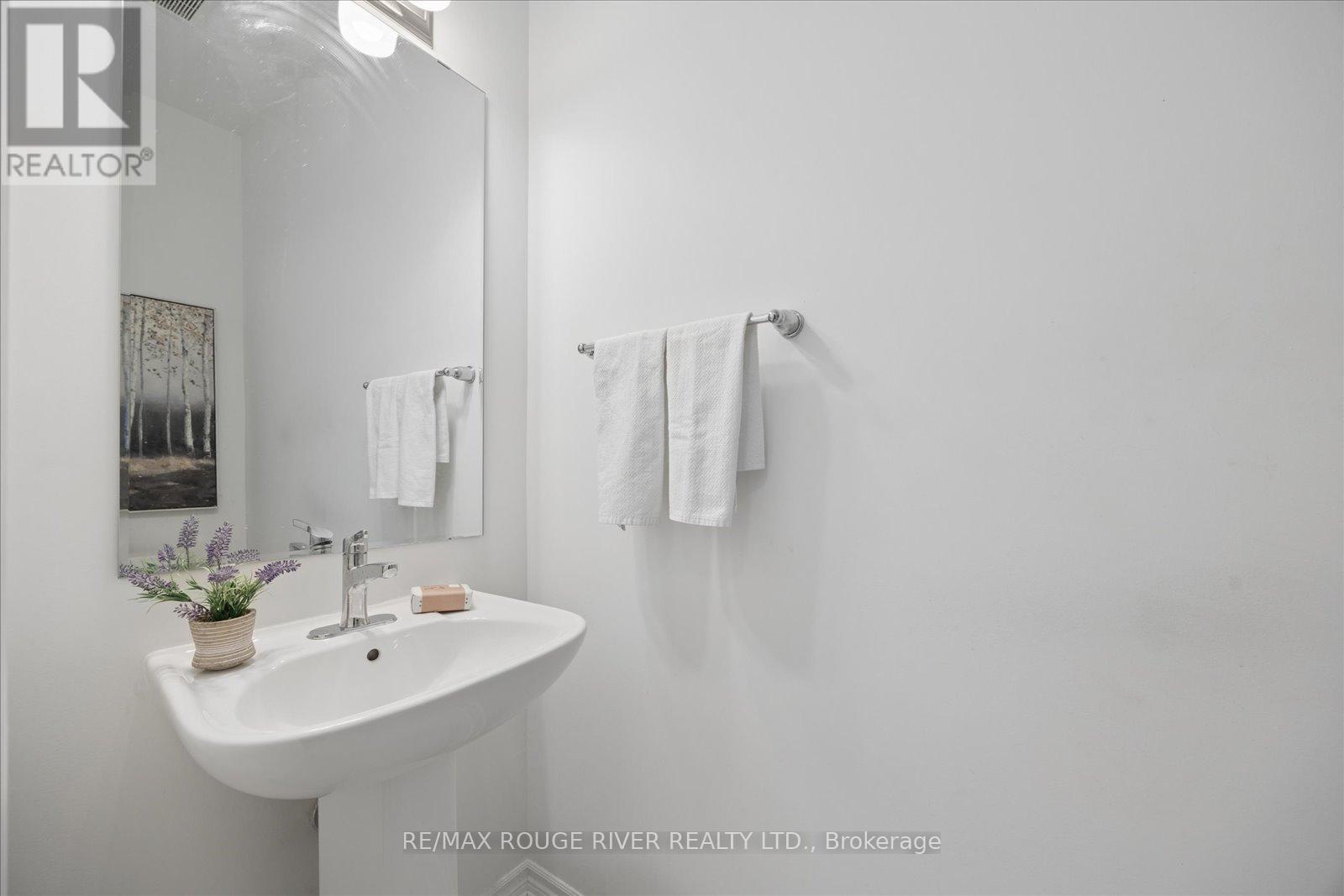 3058 Sideline 16, Pickering, ON - Indoor Photo Showing Bathroom