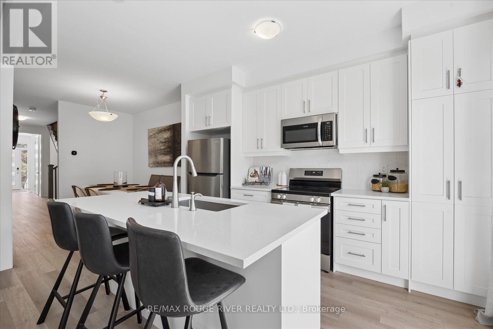 3058 Sideline 16, Pickering, ON - Indoor Photo Showing Kitchen With Upgraded Kitchen