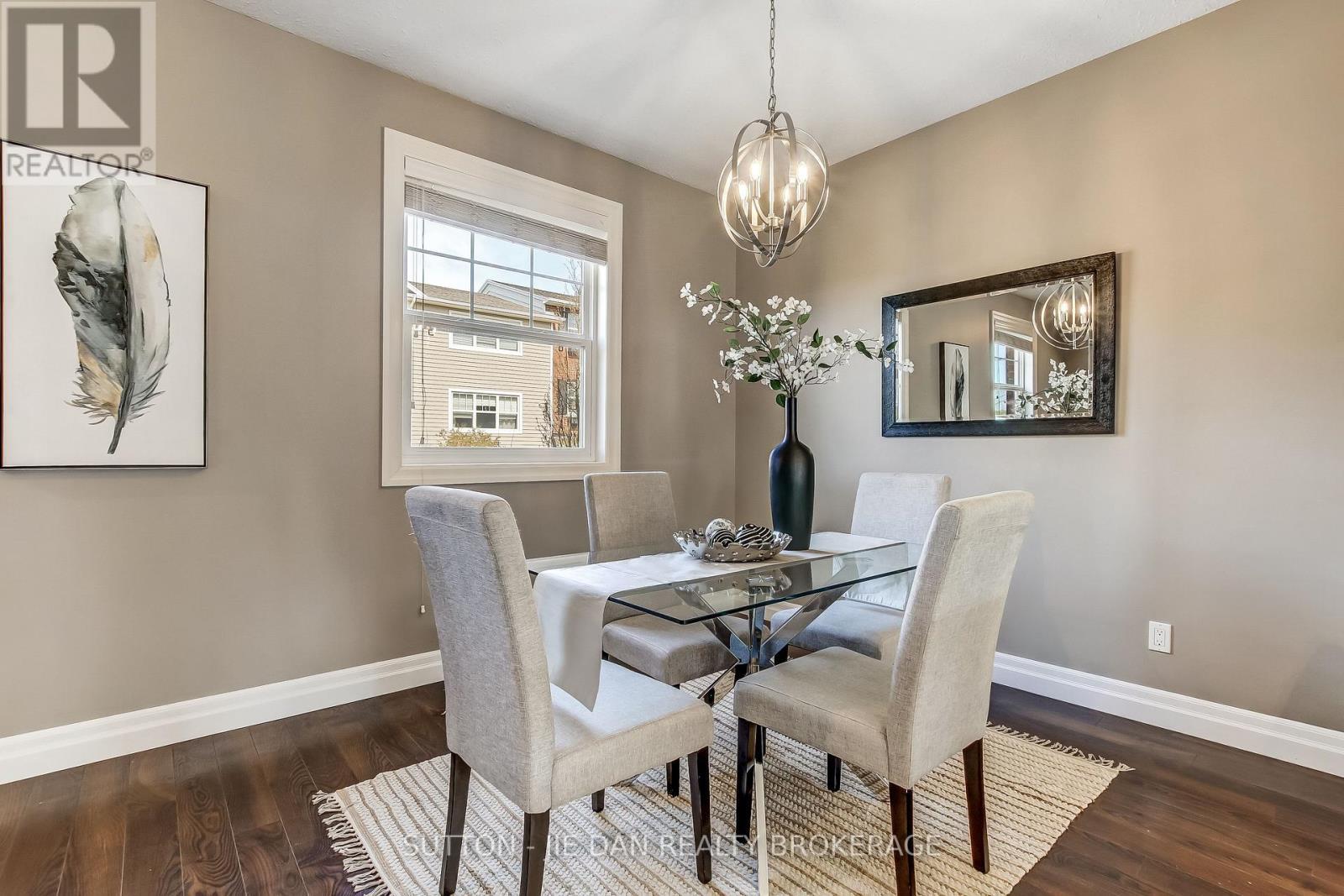 9 - 1850 Beaverbrook Avenue, London North (North M), ON - Indoor Photo Showing Dining Room
