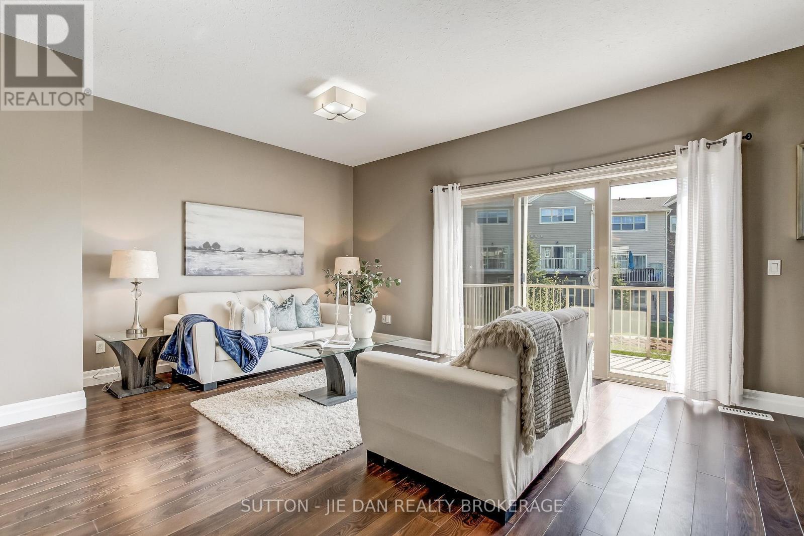 9 - 1850 Beaverbrook Avenue, London North (North M), ON - Indoor Photo Showing Living Room