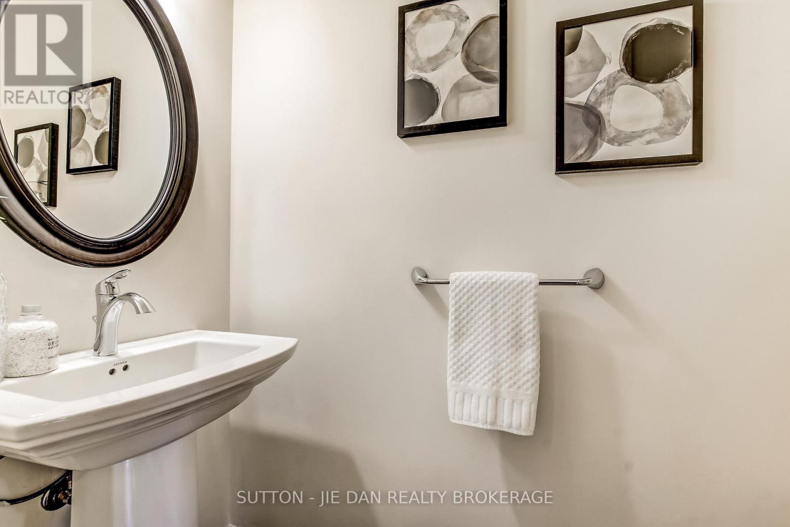 9 - 1850 Beaverbrook Avenue, London North (North M), ON - Indoor Photo Showing Bathroom