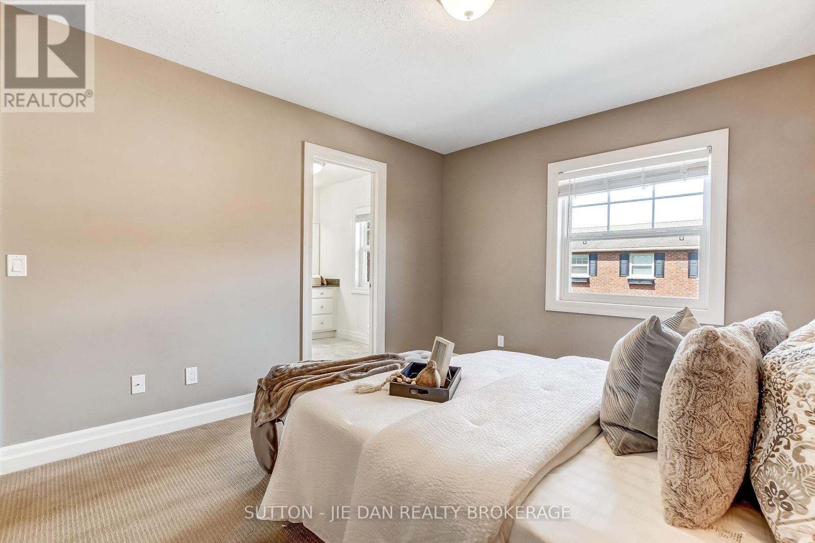 9 - 1850 Beaverbrook Avenue, London North (North M), ON - Indoor Photo Showing Bedroom