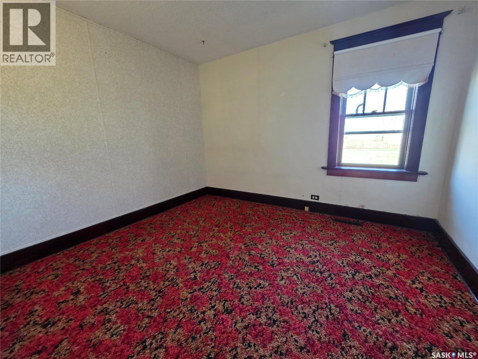 111 Warwick Street, Neville, SK - Indoor Photo Showing Other Room