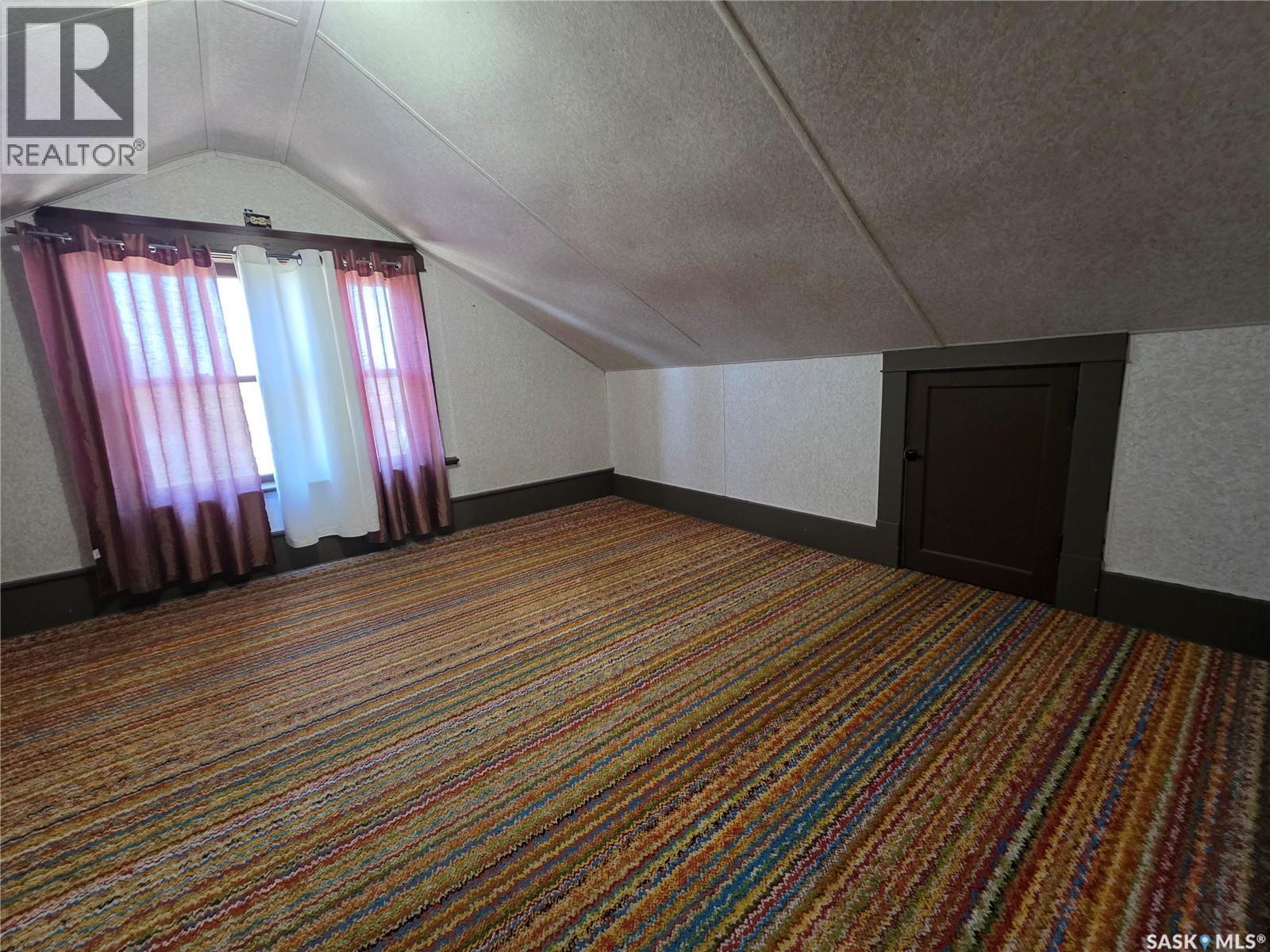 111 Warwick Street, Neville, SK - Indoor Photo Showing Other Room
